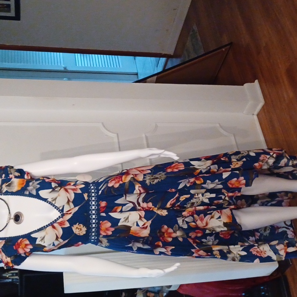Boutique_High/Low Sz (S) Flora Dress with V neck, Peaboo waistline & cutout back
